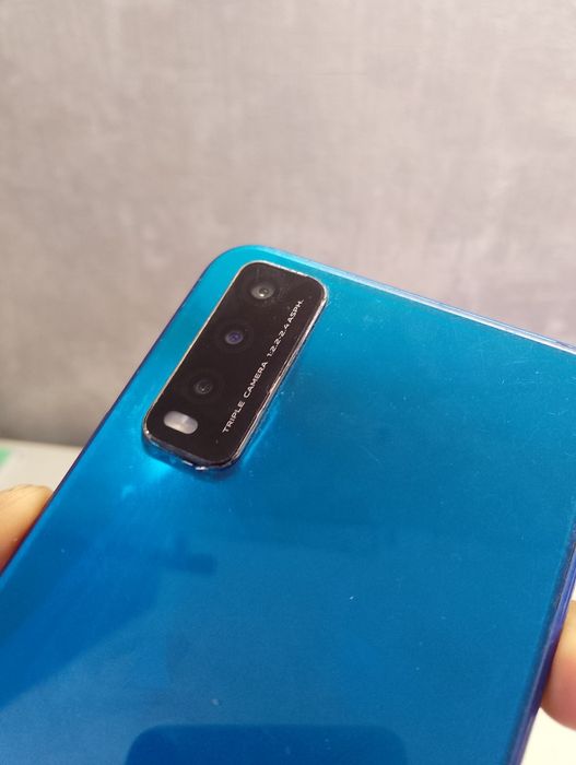 Продам vivo Y20 на 64гб