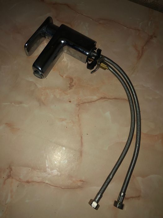 Vând 3 bateri de bideu noi și una de dus