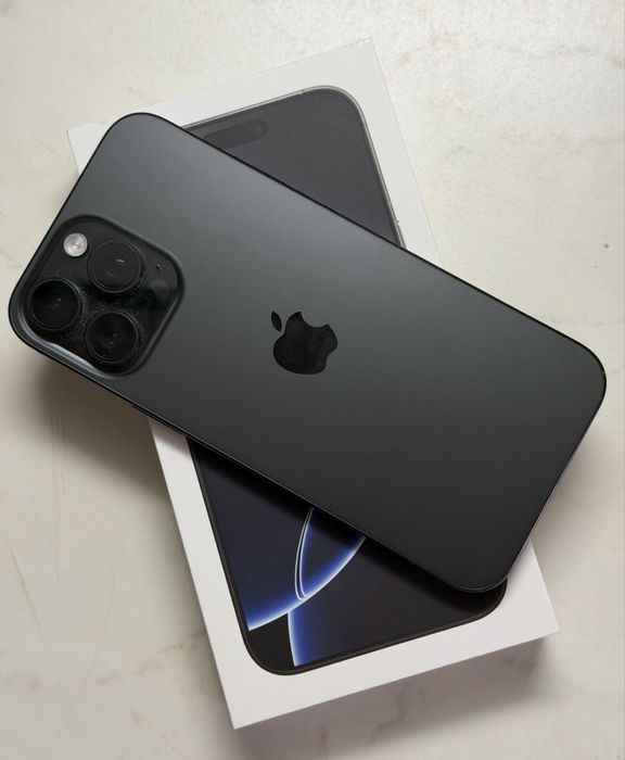 Vând Iphone 16 pro max 256 gb