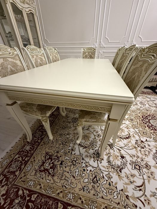 Стол и стулья(10 штук) из мдф