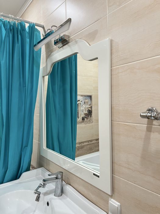 Продам раковину с зеркалом