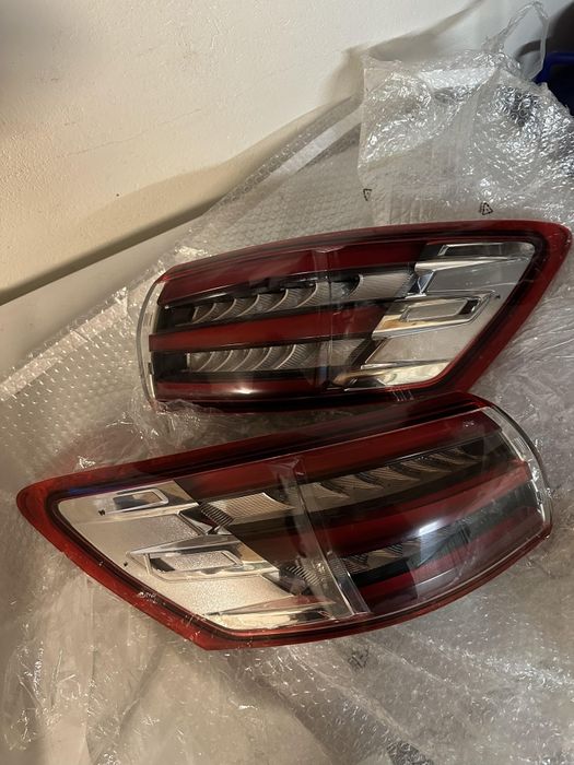 Stopuri led spate pe caroserie pentru ford s-max model 2015-2023