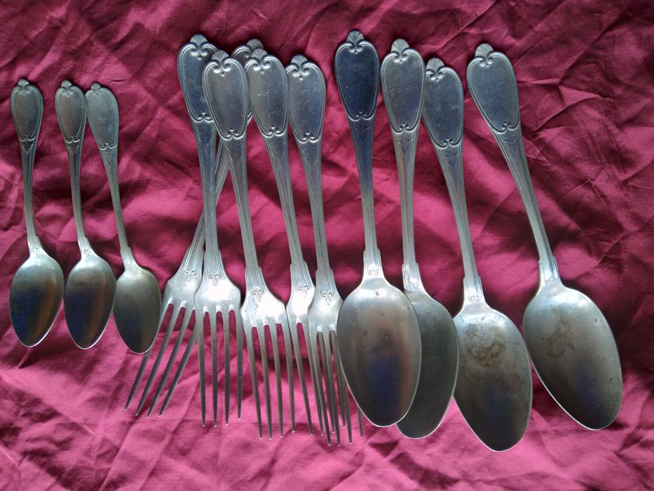 Стари прибори за хранене - лъжици, вилици и малки лъжички