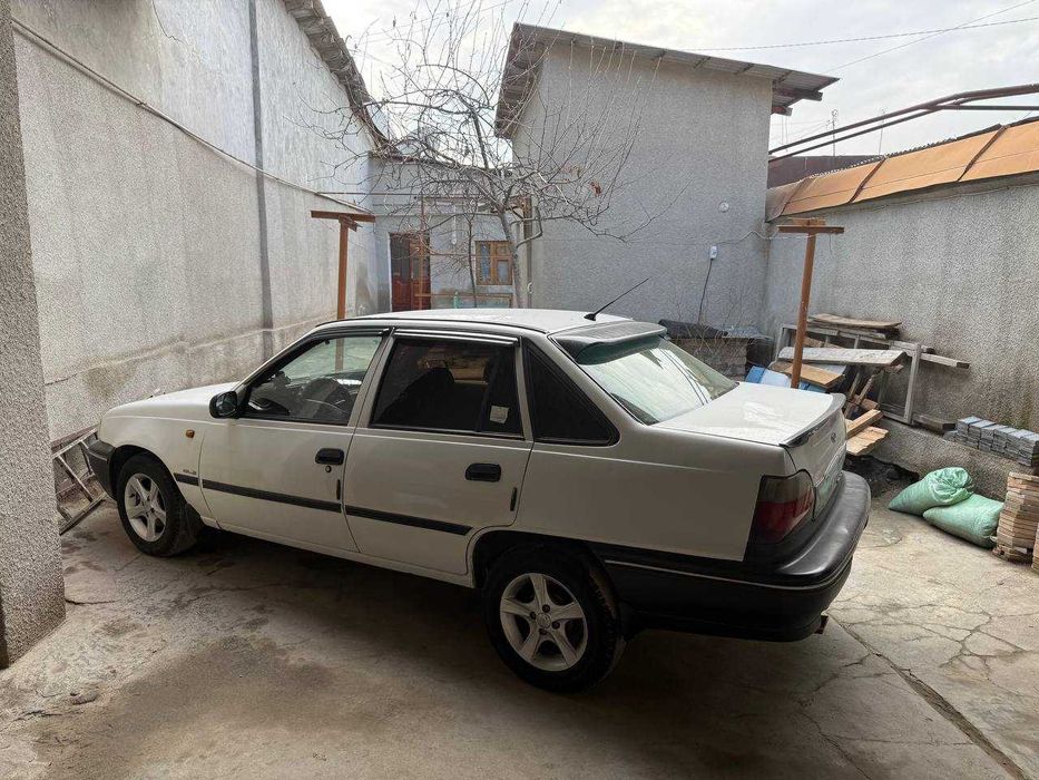 Срочно продается первая нексия в хорошем состоянии...