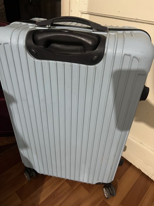 Чемодан 7500тг.,бордовый ,14000