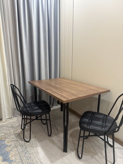 Стол стулья срочно продам