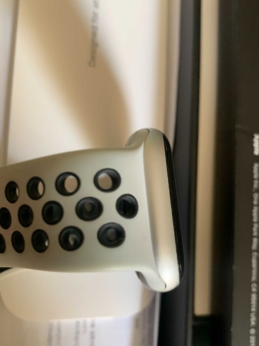 Apple Watch SE (GPS + Cellular) Nike 40MM