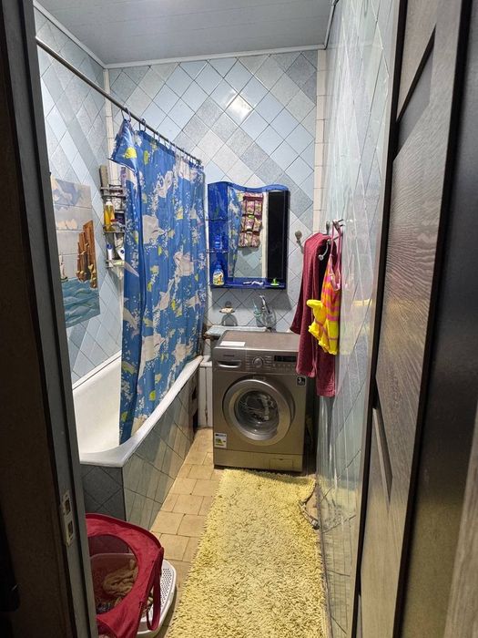 ПАРКЕНТСКИЙ м-в(Корзинка.уз, Санора кафе)! Дешёвая цена! Срочная прода