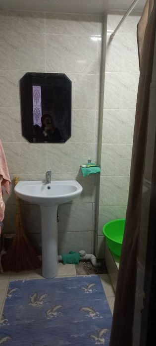 Srochno uy sotiladi hamma waroit bor