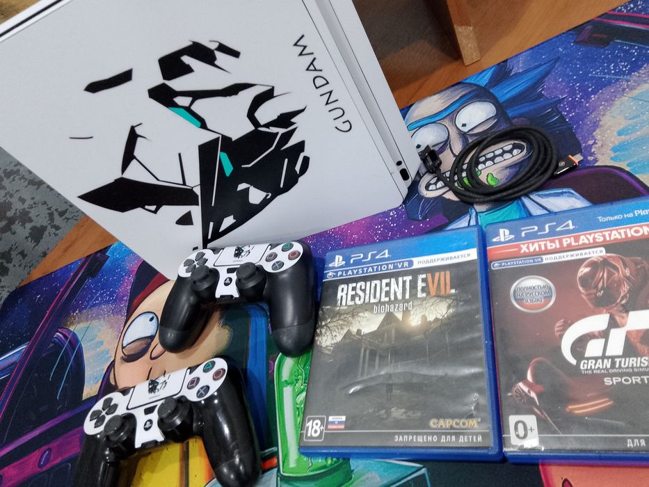 Продам playstation 4 slim
