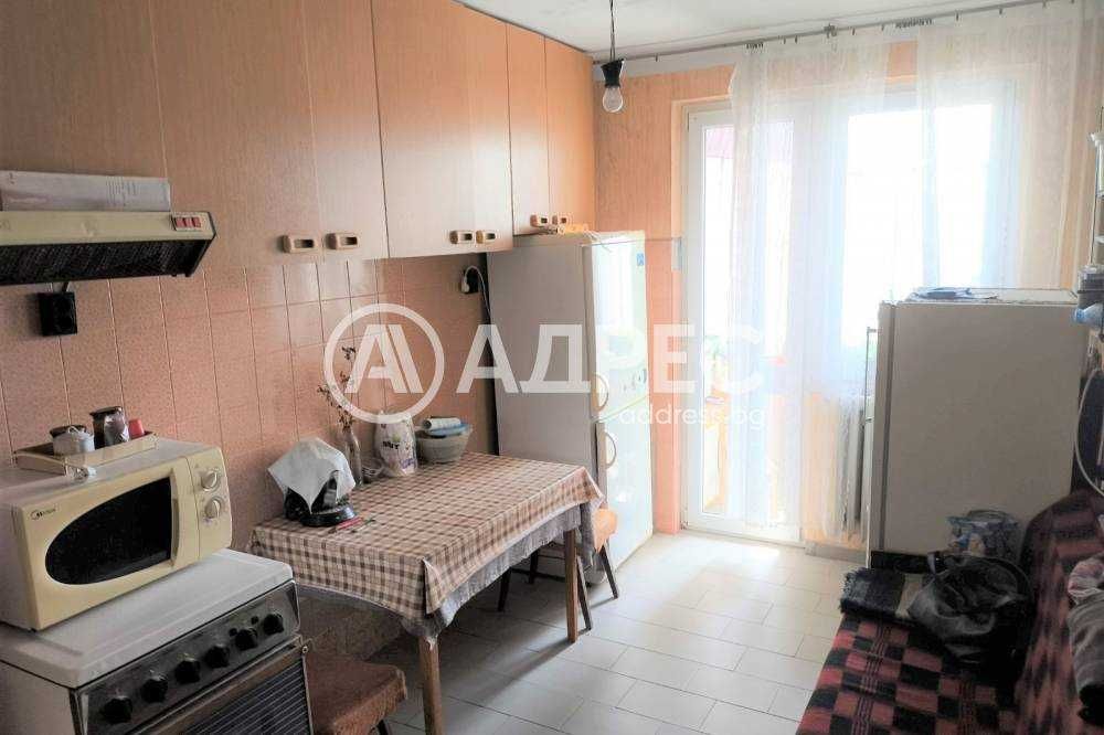 Дава се под наем Двустаен апартамент в Разград, Лудогорие - 67 кв.м за 71400 € - Снимка #2