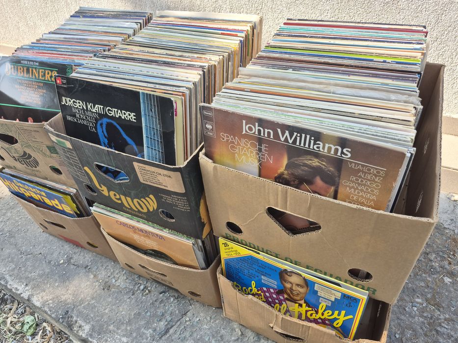 Vând Lot 1500 Discuri Vinil colectie muzica usoara mixta straina