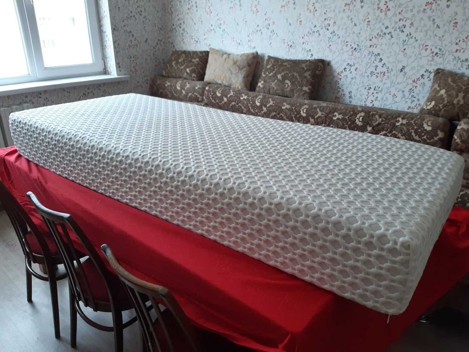 Продам кровать TEMPUR со своим матрасом.