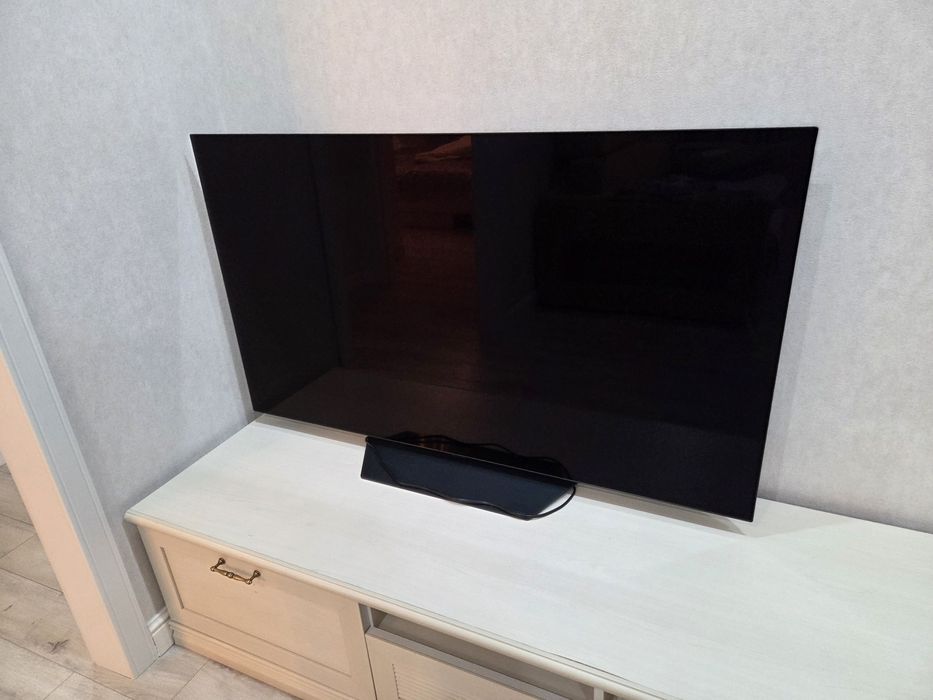 LG OLED55B3RLA на запчасти (требуется замена экрана)