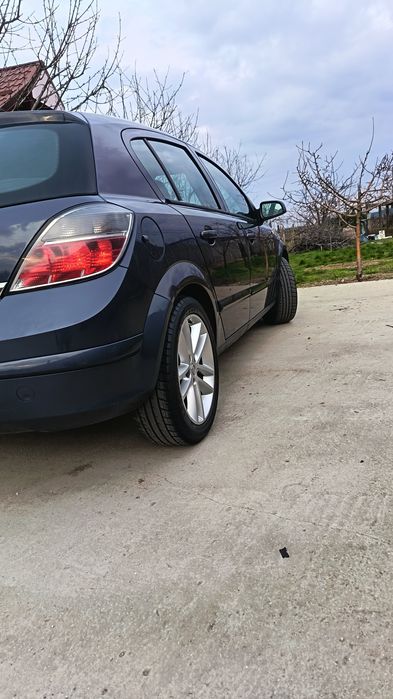 Opel Astra h. 1.9 101 model 2008