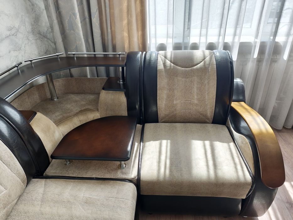 Продается угловой диван кровать