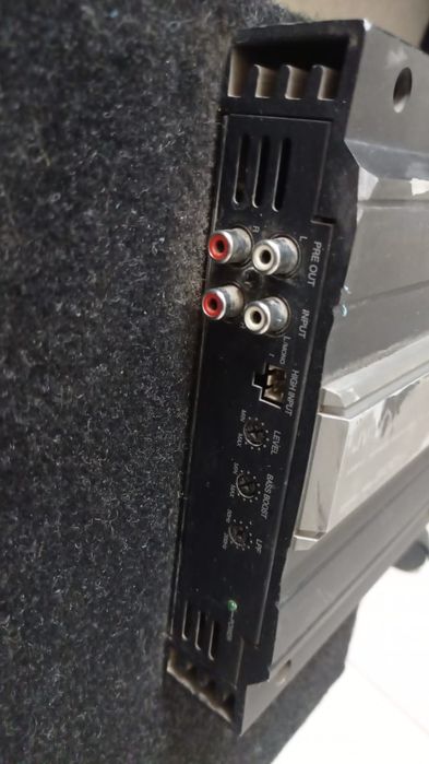 Продам сабвуфер для авто