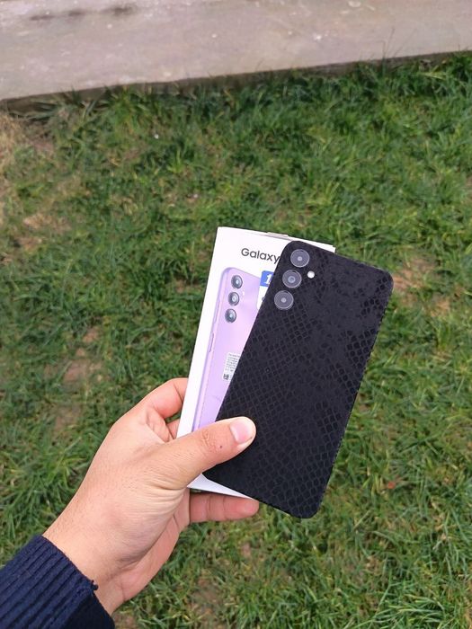 Srocni sotiladi Samsung