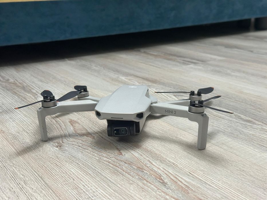 Продам дрон DJI MINI 2 FLY COMBO
