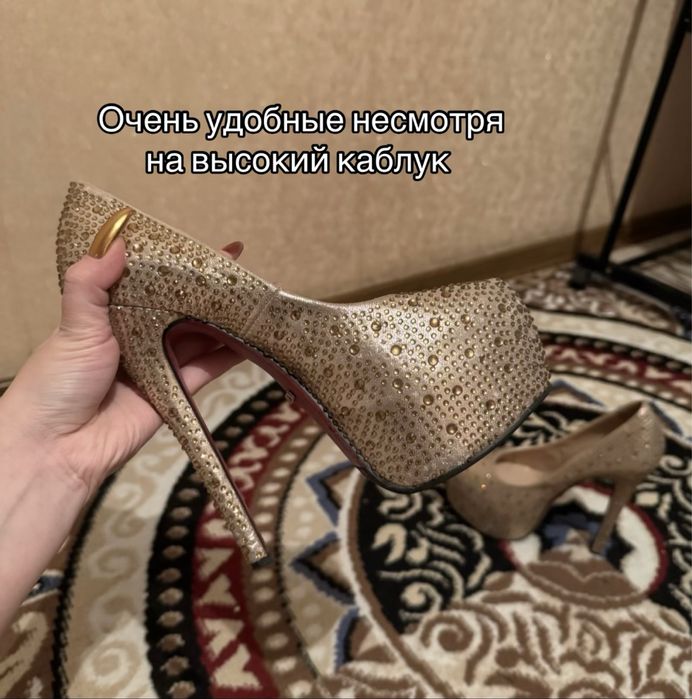 Туфли блестящие