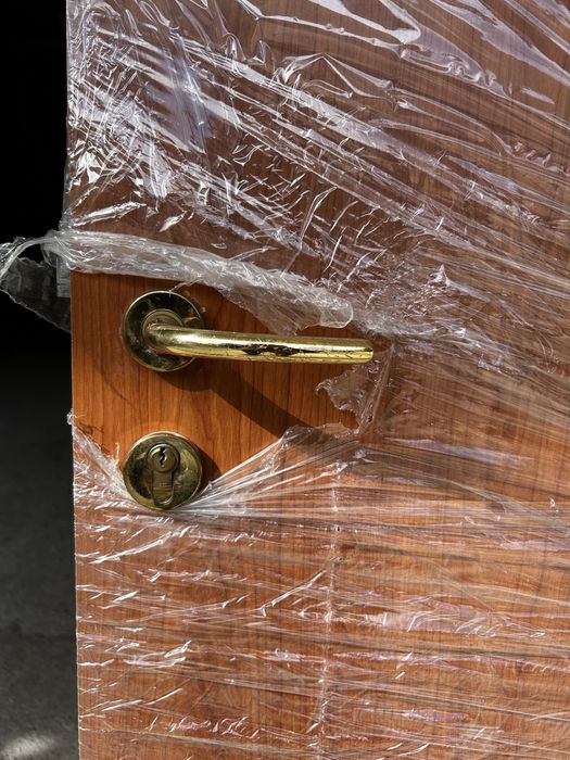 Врата за вход – дърво и MDF, 95/200 см, с патрон и дръжки