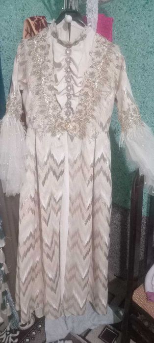 Kelinlar uchun kiyim adraslar