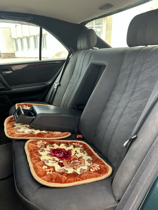 Mercedes Мерседес Е-200