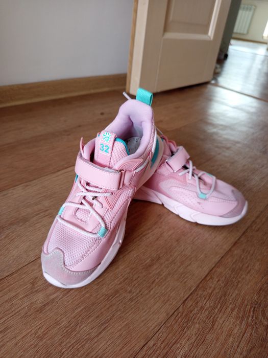 Кроссовки, обувь на девочку, розмер. 36-37