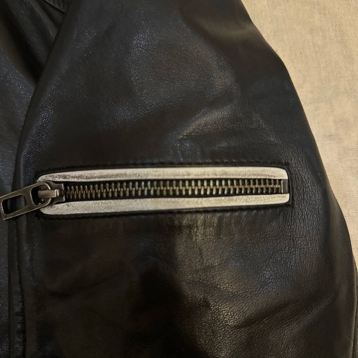 Продаётся куртка кожаная привезена из Турции, новая.