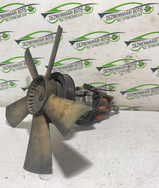 Pompa apa Se vinde complecta! 601 201 03 01 Mercedes-Benz E-Class W12