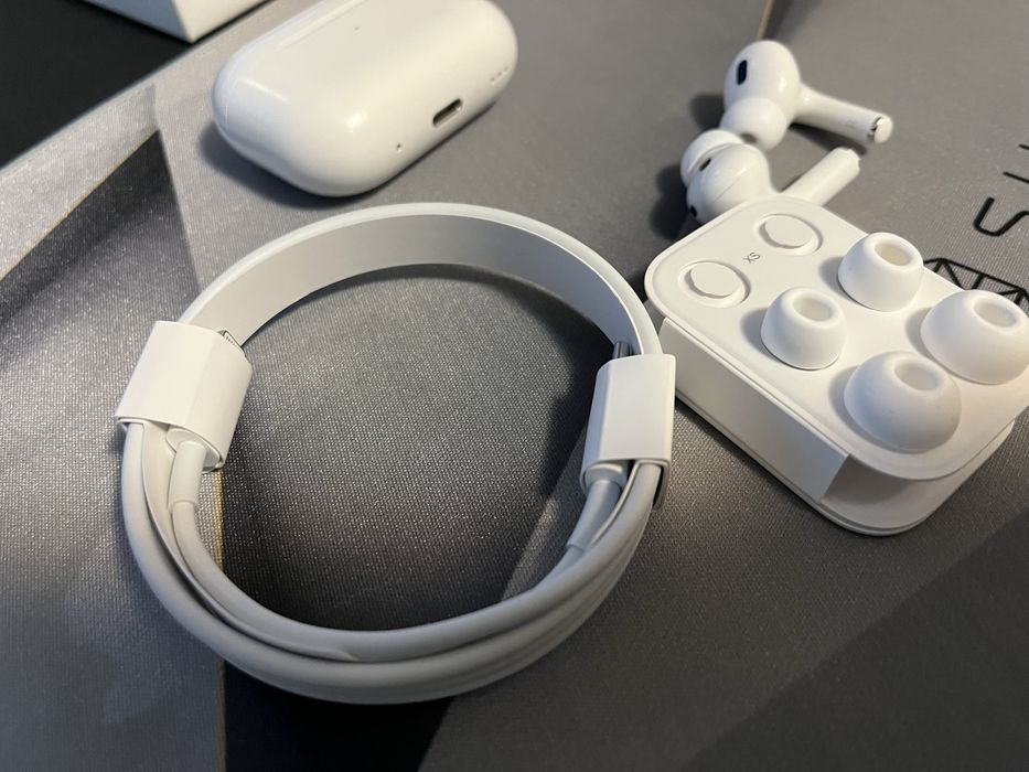 Casti Apple AirPods Pro 2, stare excelentă, originale
