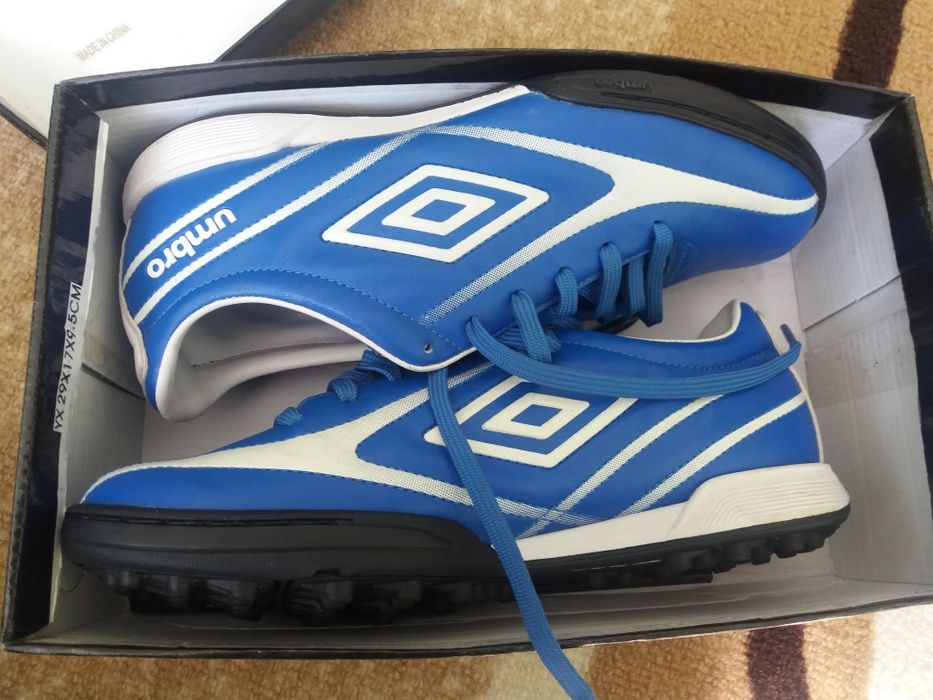 Оригинални маратонки номер 38, 39