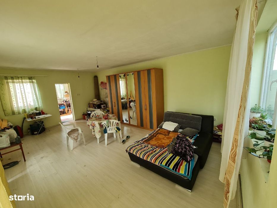 Vand casa cu o camera Vladimirescu Cartierul Florilor.