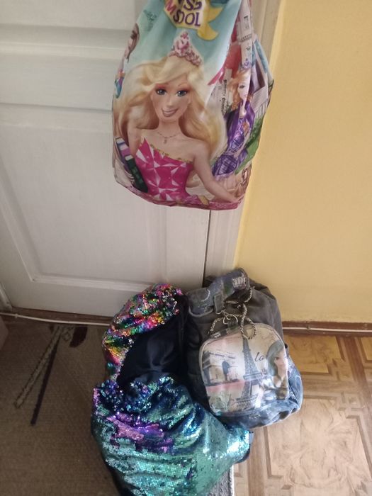 Продам красивые рюкзаки со стразами