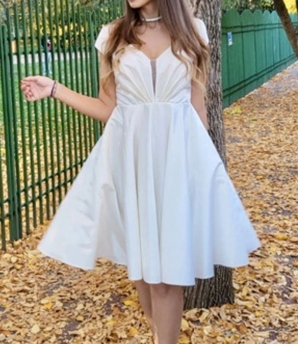 Vand rochita alba state civila M