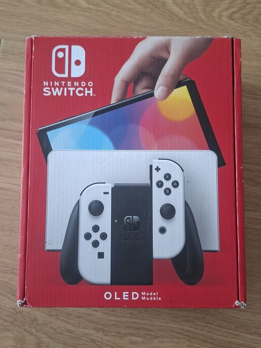 Nintendo Switch OLED White + игра Miitopia