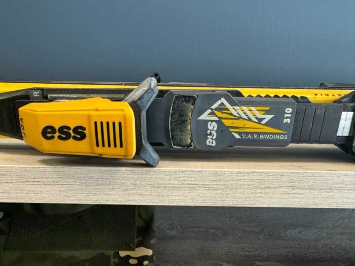 Ски Atomic жълти