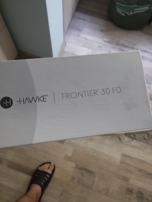 Продавам оптика за гонка Hawke Frontier 30FD 1-8х24, заедно с рингове на Русан 30 мм за пикатини база бърз монтаж.