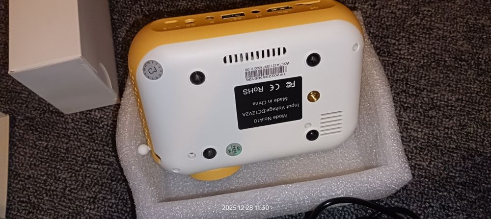 Mini proiector de cameră