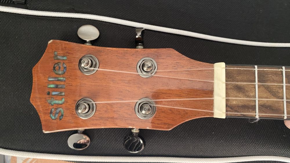 Укулеле с чехлом