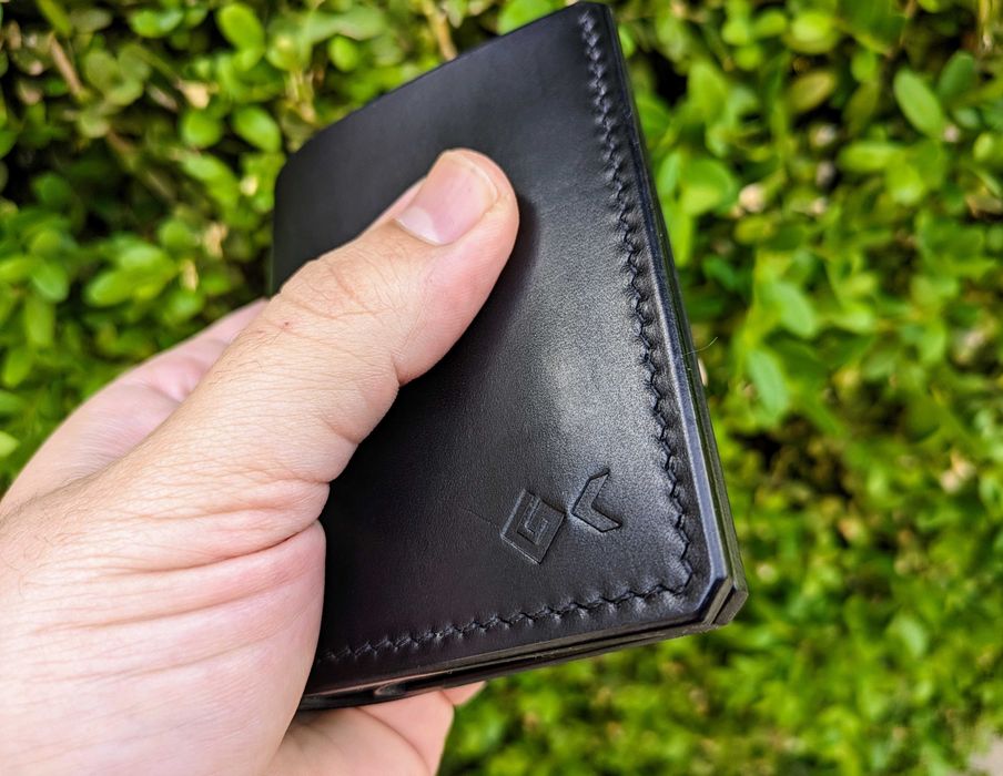 Портфейл от натурална растително дъбена черна телешка кожа