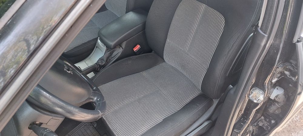 Продавам Пежо 407 sw комби 1,6 hdi