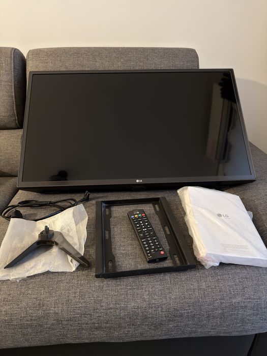 Vand Tv Lg 32LH530V , 80 cm, ca nou .