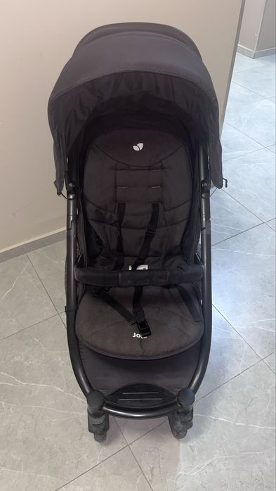 Продам коляску Joie