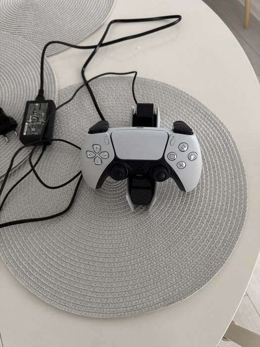 Vand controler si statie de incarcat nefolosite