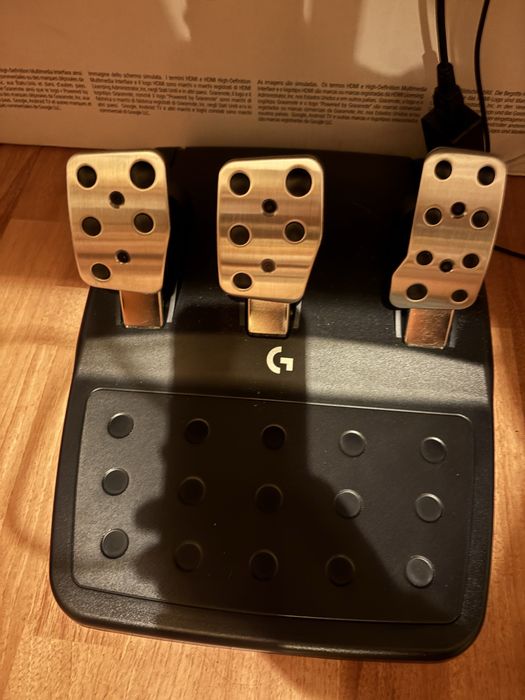 Logitech 923 с кутия