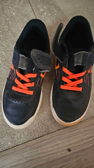 Теннисные кроссовки Artengo, почти новые.