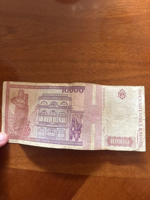 Bacnota 10.000 lei  veche  in stare buna