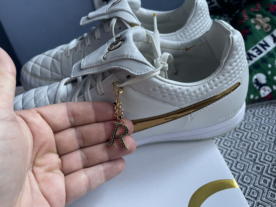 Nike Tiempo Legend Ronaldinho RGN IC SE Touch of Gold Brazil