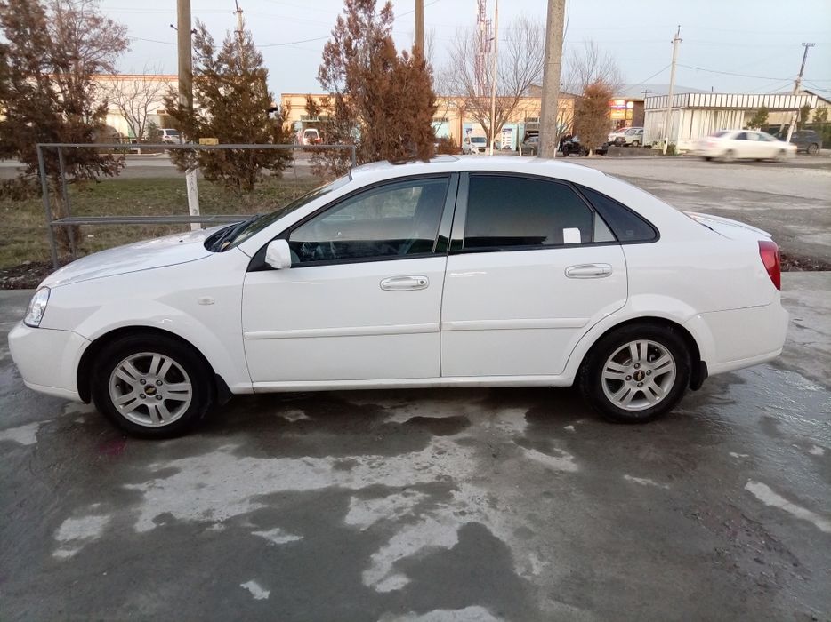 Lasetti 2010 sotiladi